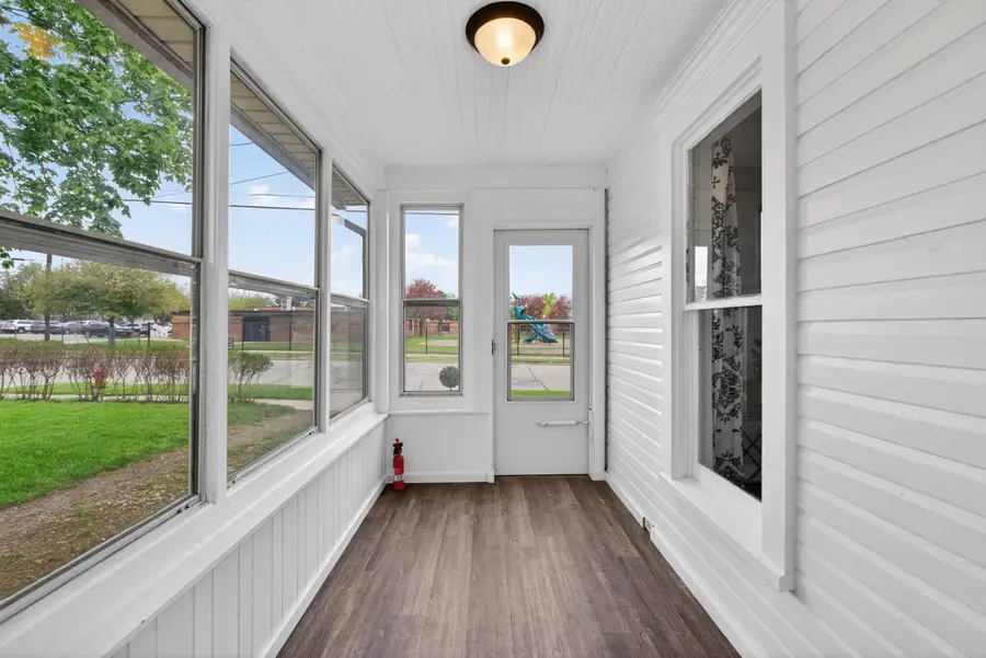 613 Hallett Street, Jackson, MI 49202 - #3