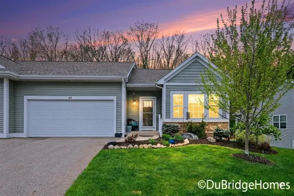 69 Blue Violet Lane Ne, Comstock Park, MI 49321