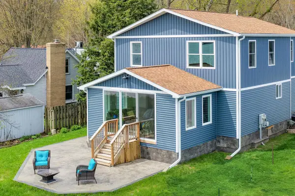 8125 W Long Lake Drive, Kalamazoo, MI 49048