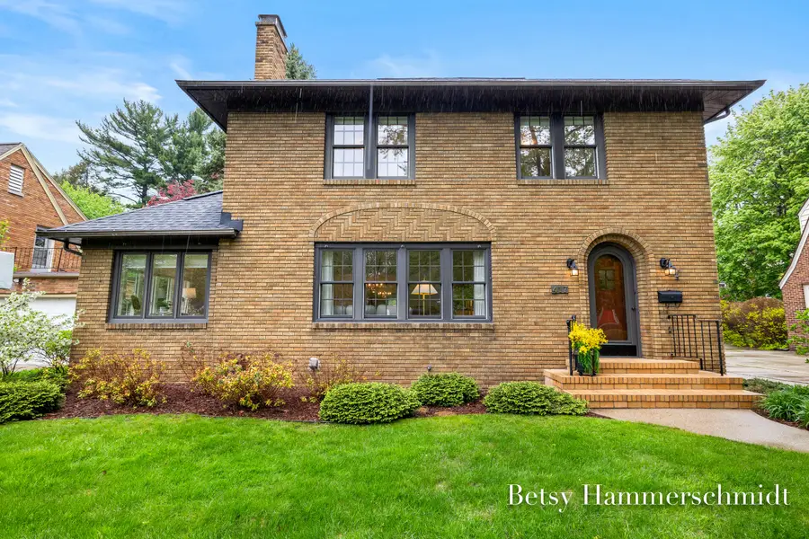 417 Cheshire Drive Ne, Grand Rapids, MI 49505 - #3