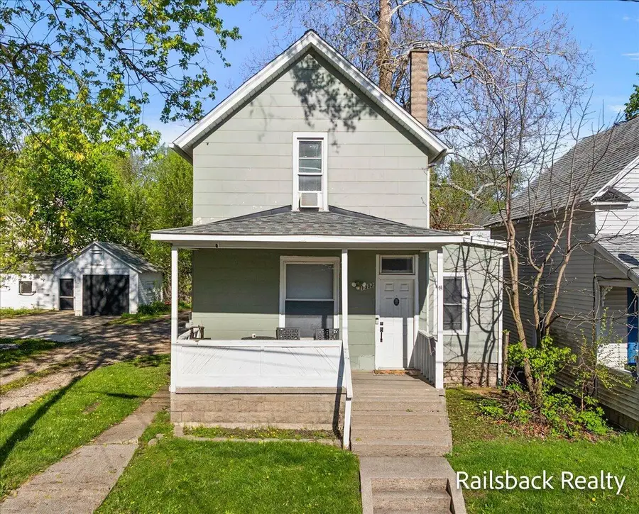 1302 Ford Avenue Ne, Grand Rapids, MI 49505 - #2