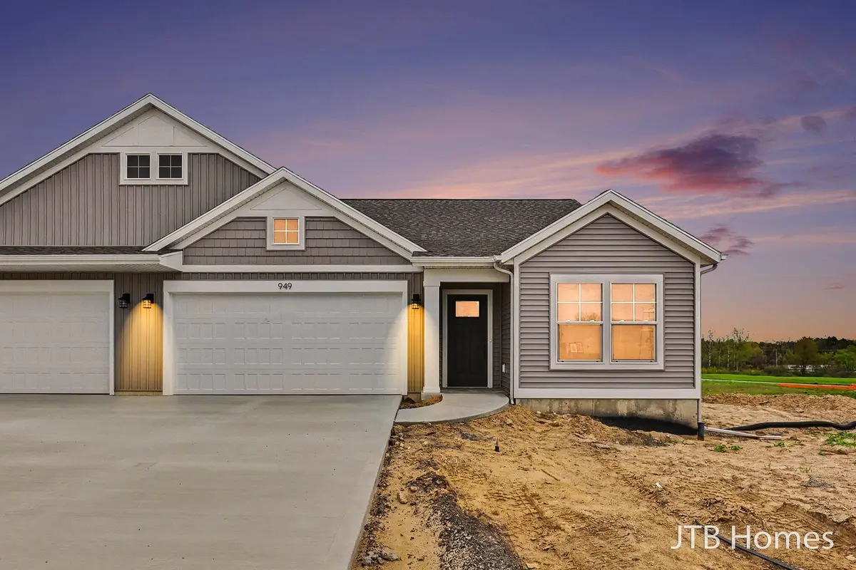 949 Scioto Drive Nw #17, Comstock Park, MI 49321 - #1
