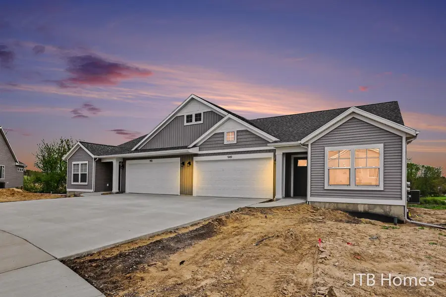 949 Scioto Drive Nw #17, Comstock Park, MI 49321 - #3