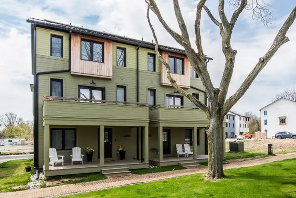 2292 Greenway Trail, Ann Arbor, MI 48104