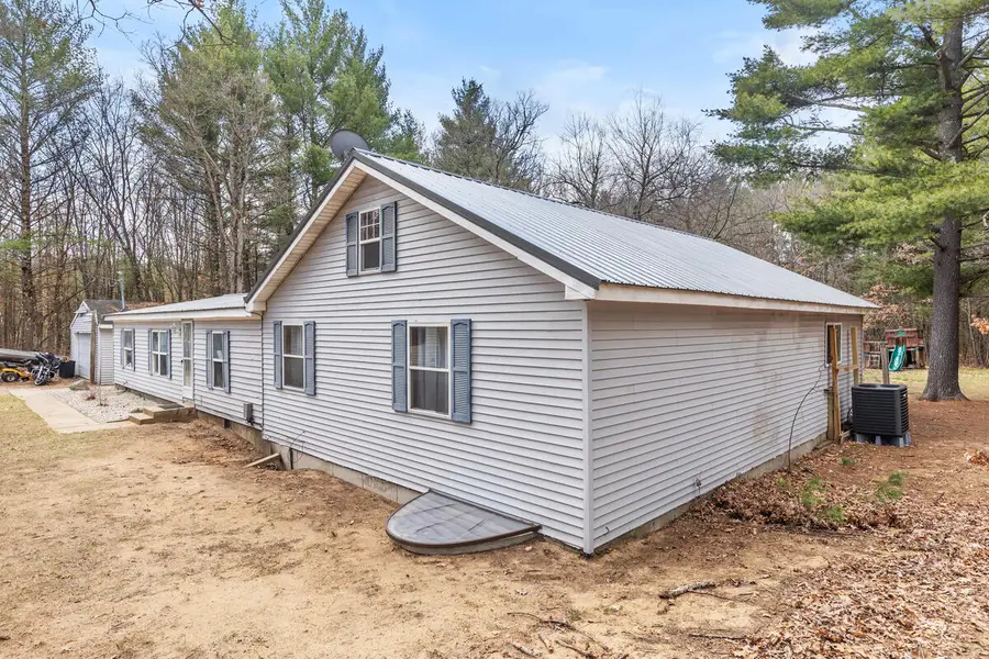 8233 Beech Avenue, Howard City, MI 49329 - #3