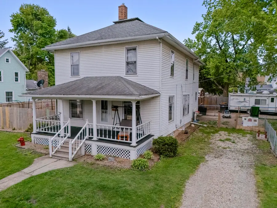 142 S West Street, Hillsdale, MI 49242 - #2