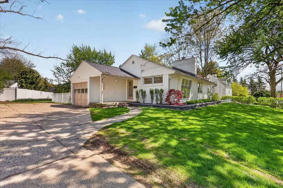 1758 Breton Road Se, East Grand Rapids, MI 49506 - #3