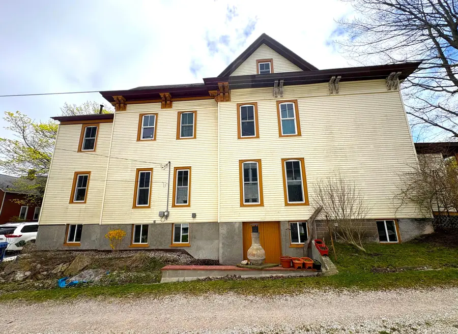 211 Maple Street, Manistee, MI 49660 - #2
