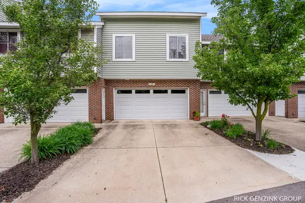 310 Northeast Crossing, Holland, MI 49423