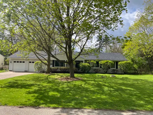 7852 State Street, Brighton, MI 48116