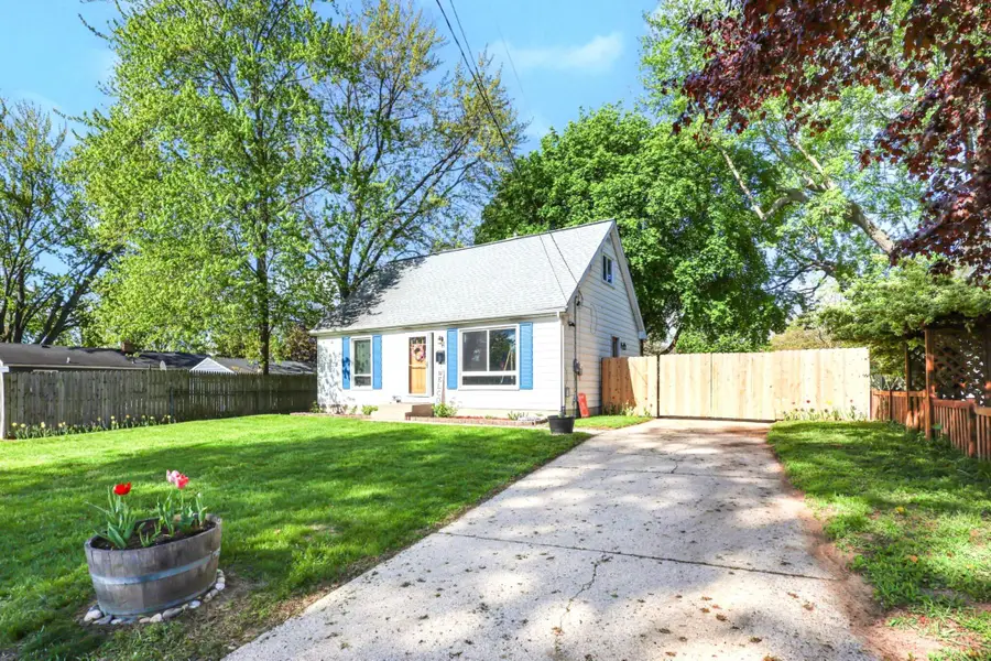 3793 Parkland Avenue Sw, Wyoming, MI 49509 - #2