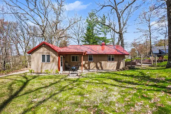 880 W Lincoln Avenue, White Cloud, MI 49349