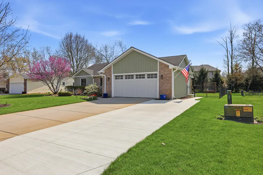 3111 Smugglers Ridge, Commerce Township, MI 48390 - #3