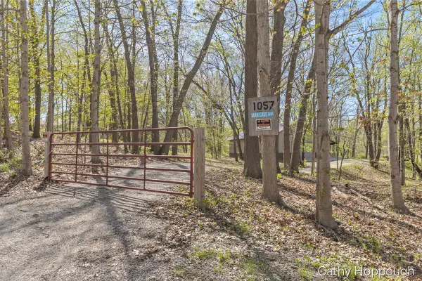 1057 W Tuttle Road, Ionia, MI 48846