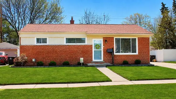 6642 Bison Street, Westland, MI 48185