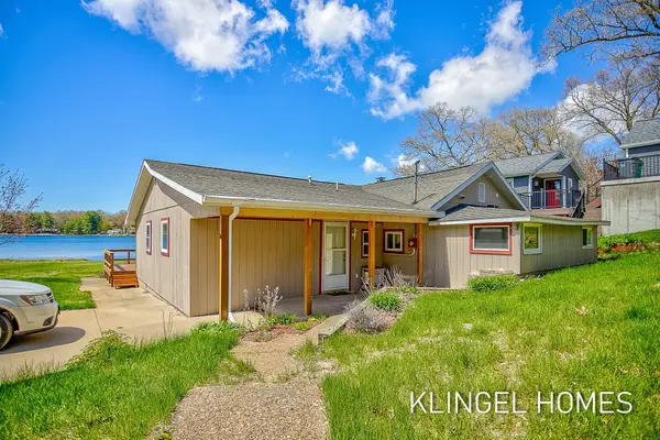 2091 Lake Avenue, Twin Lake, MI 49457