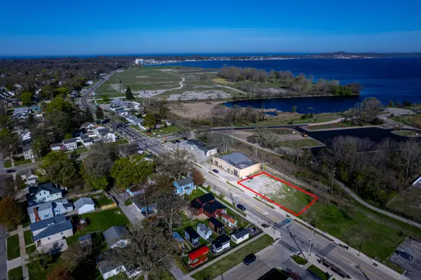 2034 Lakeshore Drive, Muskegon, MI 49441