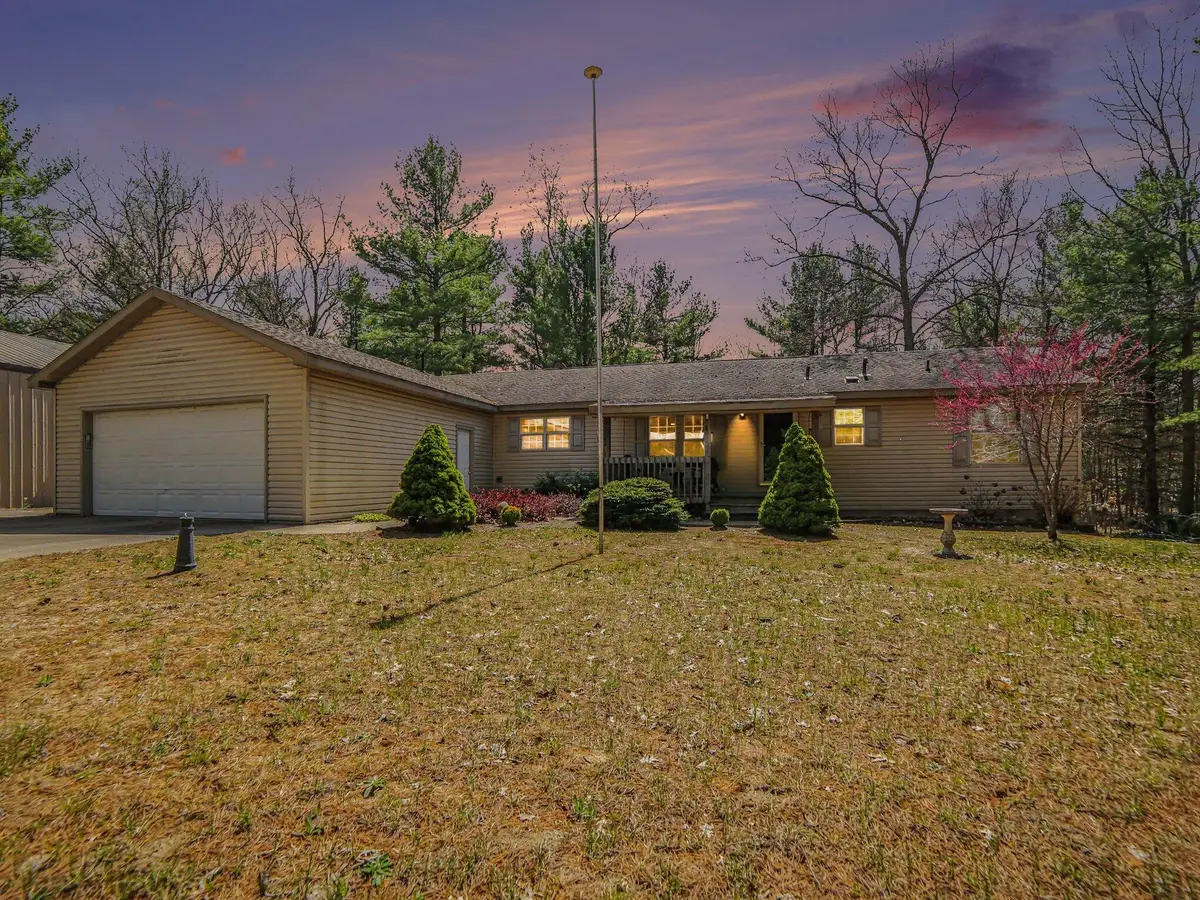 4905 N Wayne Road, Pentwater, MI 49449 - #1