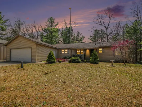 4905 N Wayne Road, Pentwater, MI 49449