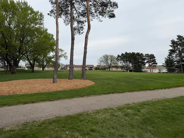 2556 Van Ommen Drive, Holland, MI 49424