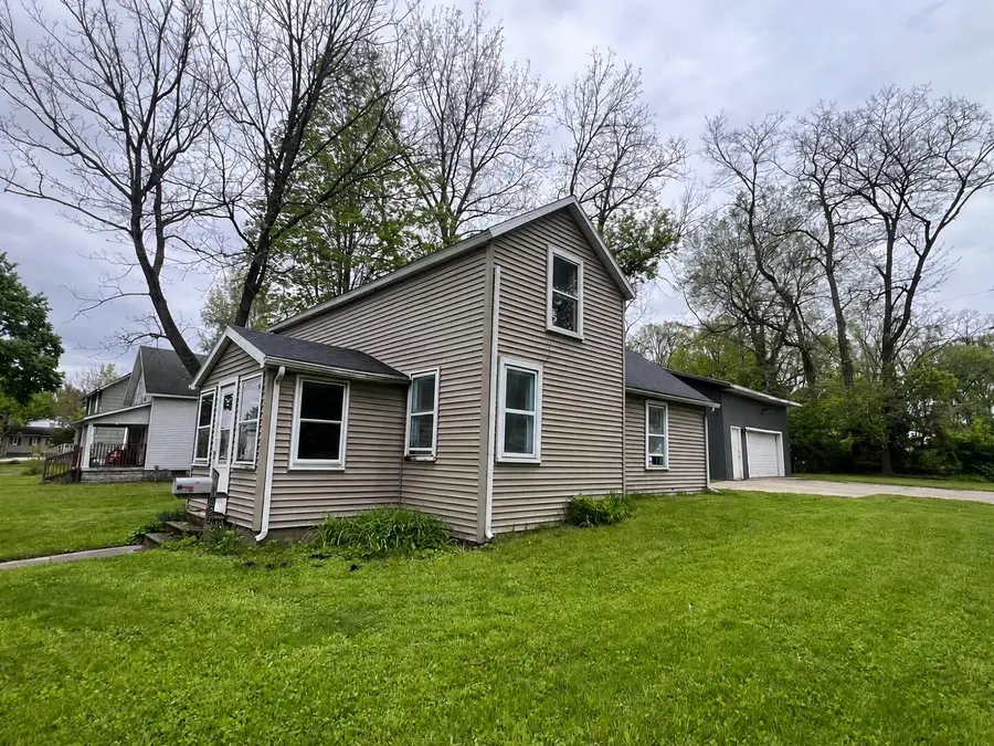 627 S 5th Street, Niles, MI 49120 - #2