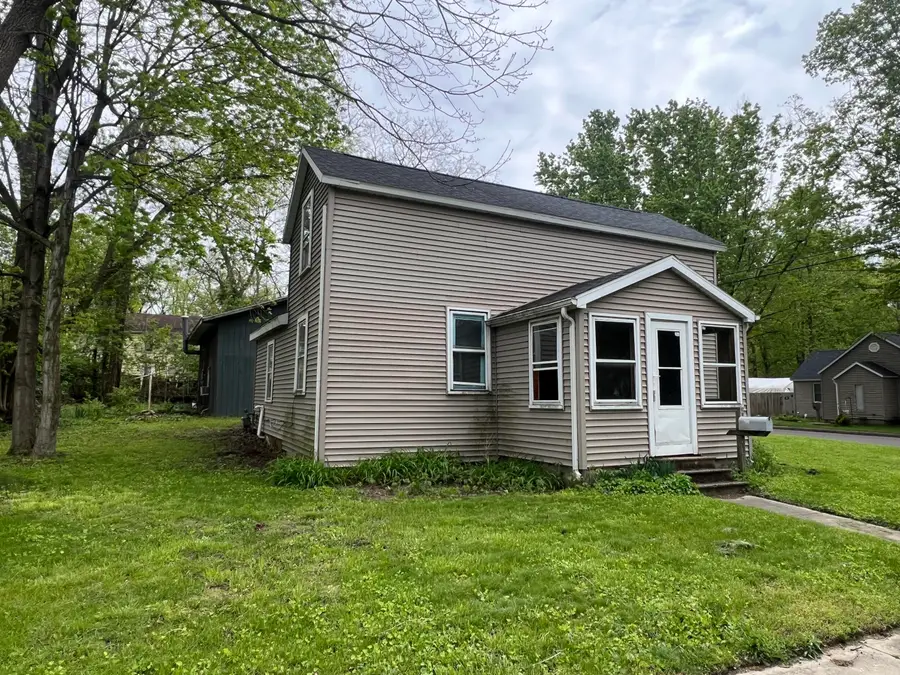 627 S 5th Street, Niles, MI 49120 - #3