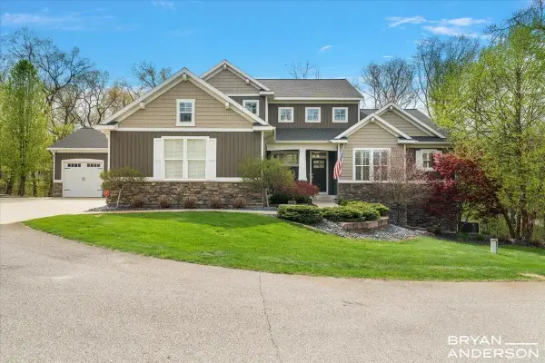 6380 5 Mile Road Ne, Ada, MI 49301