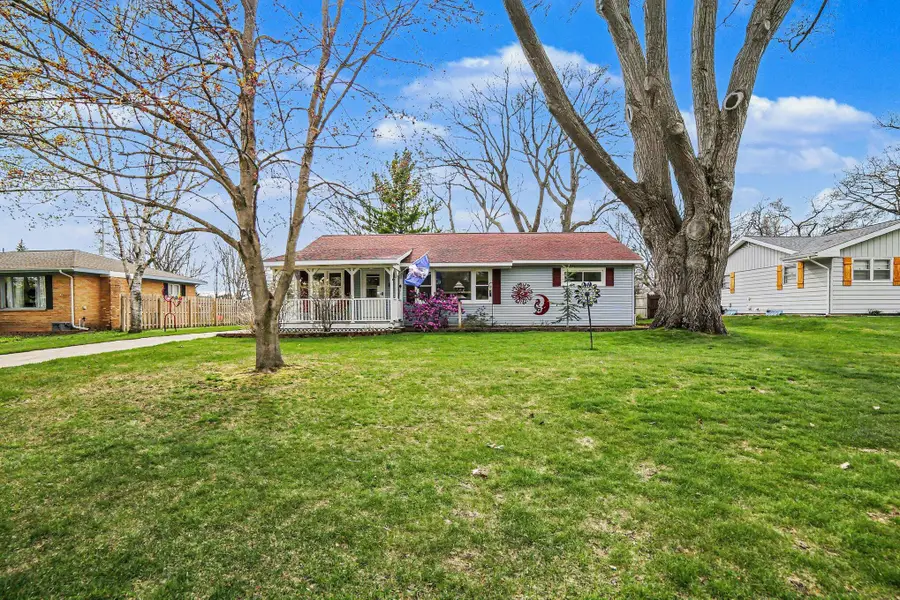 1033 N Beechwood Street, Ludington, MI 49431 - #2