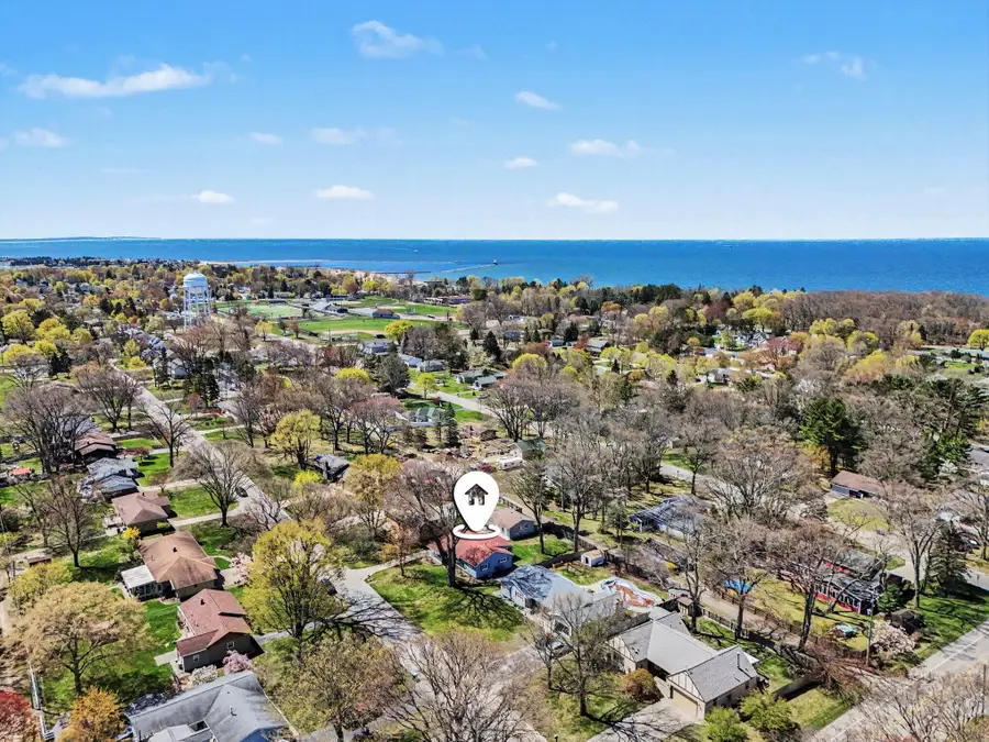 1033 N Beechwood Street, Ludington, MI 49431 - #3