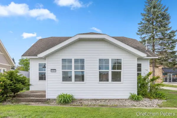 5352 Plainfield Avenue Ne, Grand Rapids, MI 49525