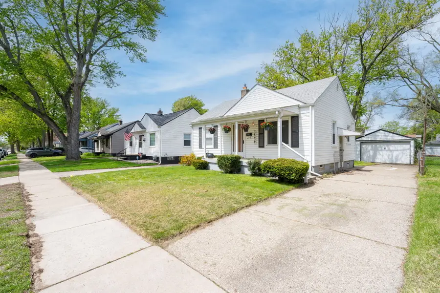 25430 Colgate Street, Dearborn Heights, MI 48125 - #3