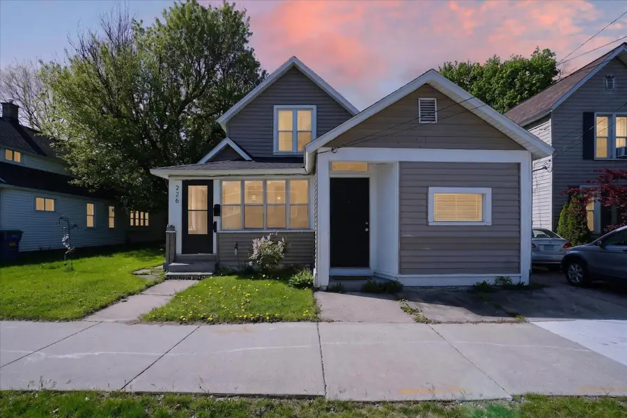 226 Ann Street Ne, Grand Rapids, MI 49505 - #3
