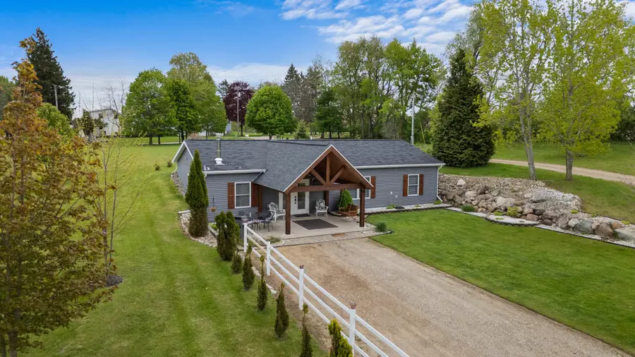 2922 S Hillsdale Road, Hillsdale, MI 49242 - #2