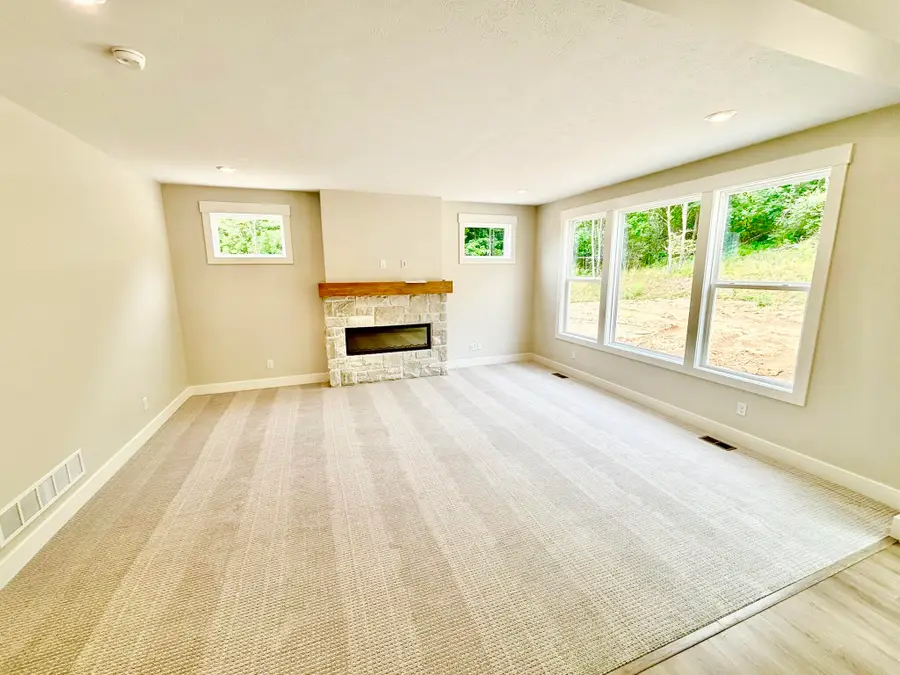5859 Valley Point Drive Se, Caledonia, MI 49316 - #3