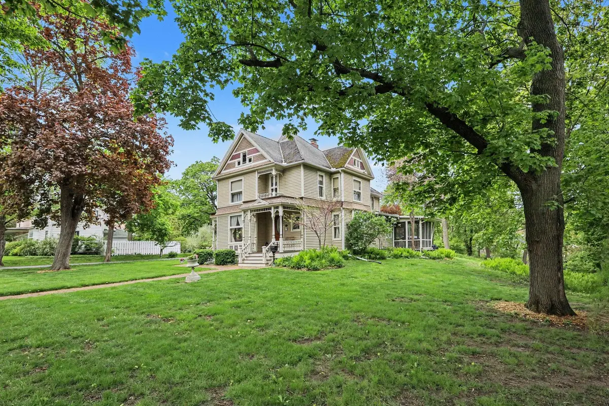 201 W Henry Street, Saline, MI 48176 - #1