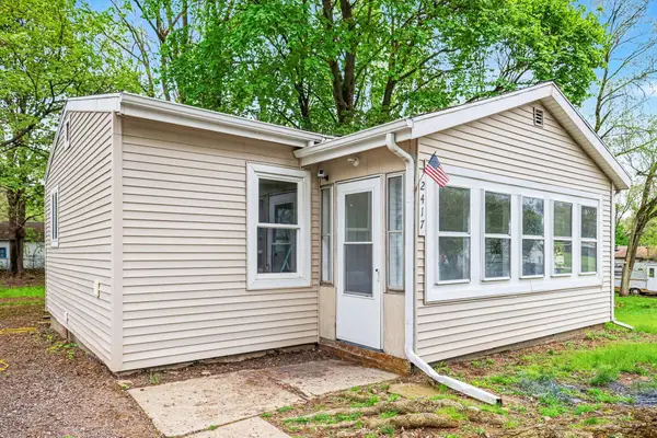 2417 Crest Avenue, Jackson, MI 49203