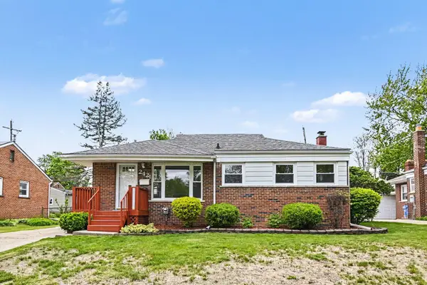 2421 Barstow Road, Lansing, MI 48906