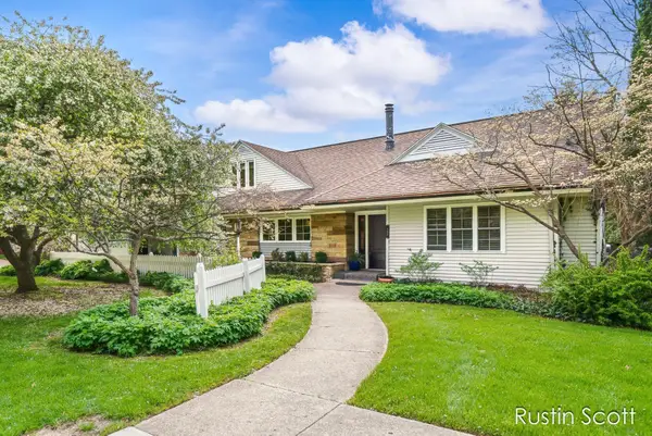 185 S Monroe Street Ne, Rockford, MI 49341