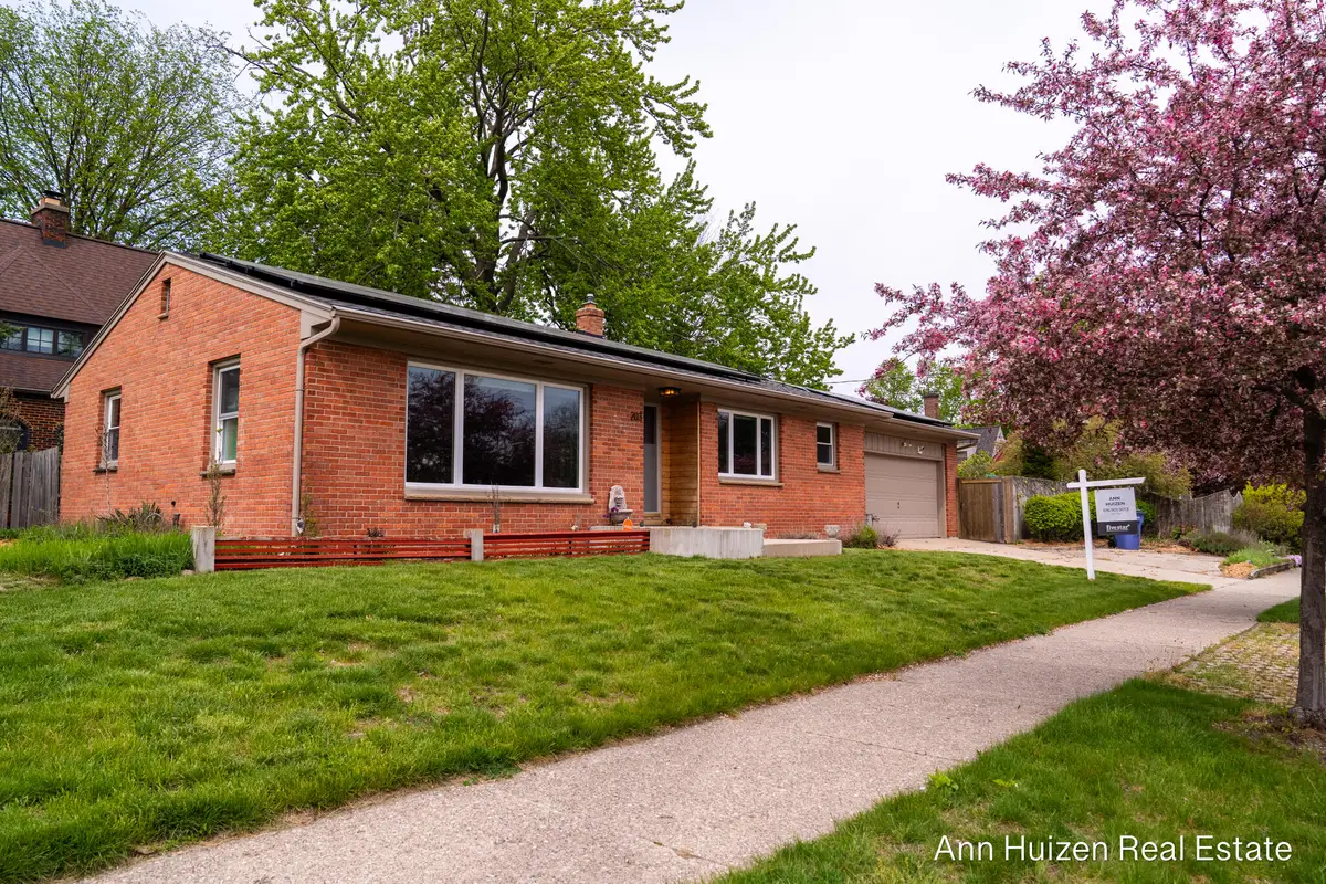 203 Alger Street Se, Grand Rapids, MI 49507 - #1