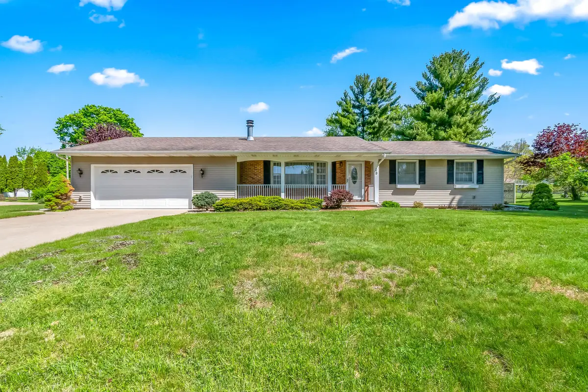 29 Warren Avenue, Hillsdale, MI 49242 - #1