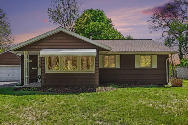 2561 Parkside Drive, Jackson, MI 49203