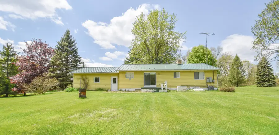 305 Ridge Road, Quincy, MI 49082 - #2