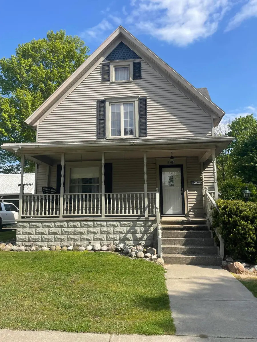 306 W Telegraph Street, Dowagiac, MI 49047 - #2