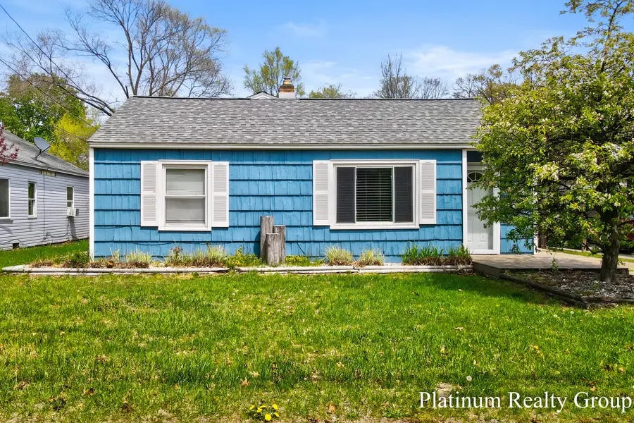 2390 Greenwood Street, Muskegon, MI 49441 - #2