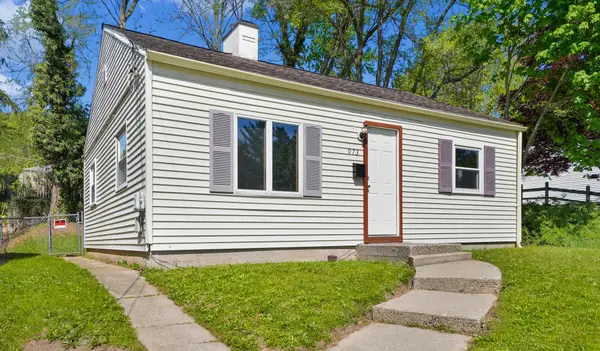 973 Valley Avenue Nw, Grand Rapids, MI 49504