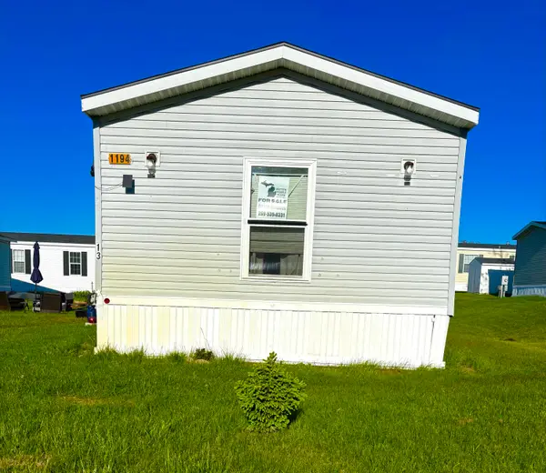 1194 W Grey Court, Wayland, MI 49348