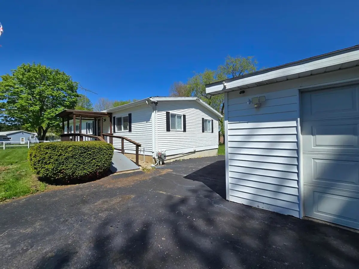 69617 Eisenhower Road, Sturgis, MI 49091 - #1