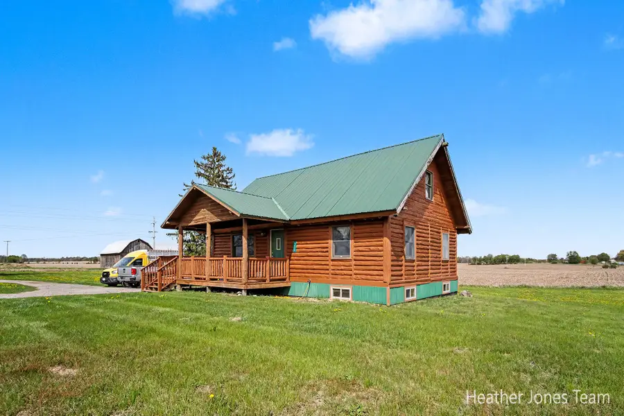 8038 N Greenville Road, Lakeview, MI 48850 - #2