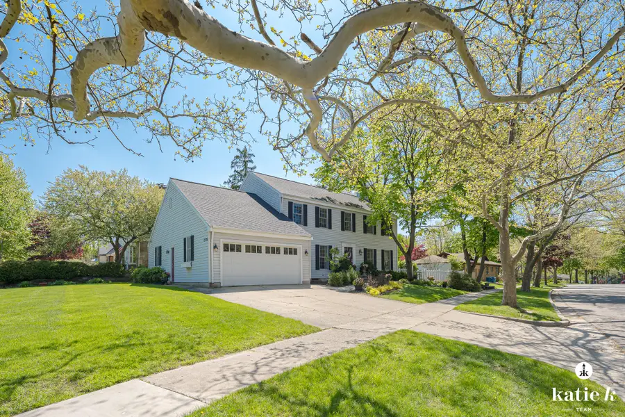2538 Beechwood Drive Se, East Grand Rapids, MI 49506 - #2