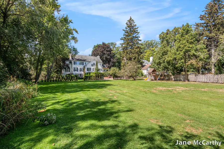 270 Lakeside Drive Se, East Grand Rapids, MI 49506 - #2